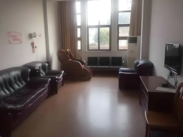 E句话|在西藏办烟花秀的品牌已道歉？